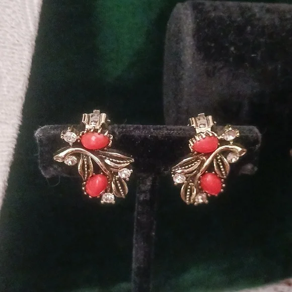 Earrings = Lisner Bracelet = Lisner Necklace = Kramer? 3 Piece Jewelry Set - Picture 3 of 8